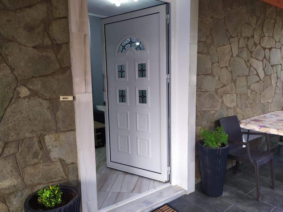 לימנריה Panos Apartment מראה חיצוני תמונה